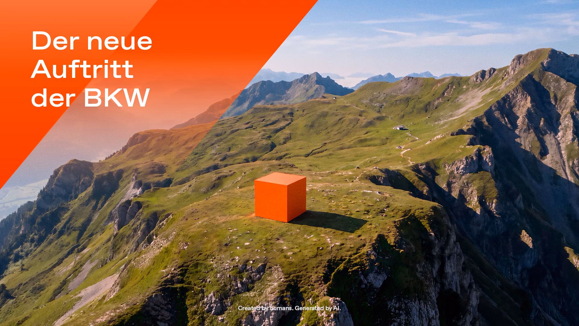 Roter Würfel auf einem Berggrat mit dem Text «Der neue Auftritt der BKW»